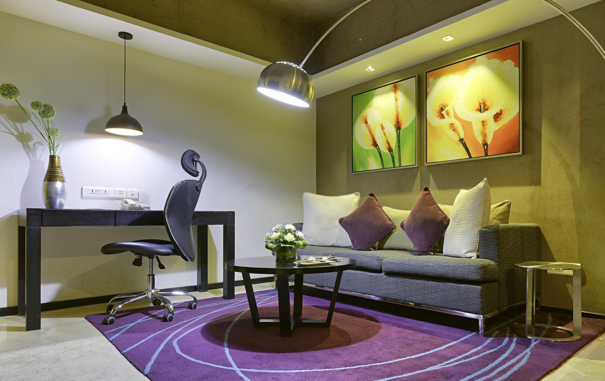 Davanam Sarovar Portico Suites Bangalore Bagian luar foto