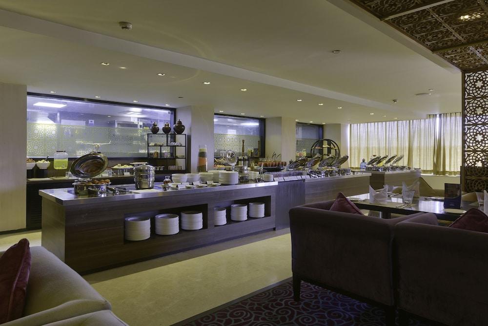 Davanam Sarovar Portico Suites Bangalore Bagian luar foto