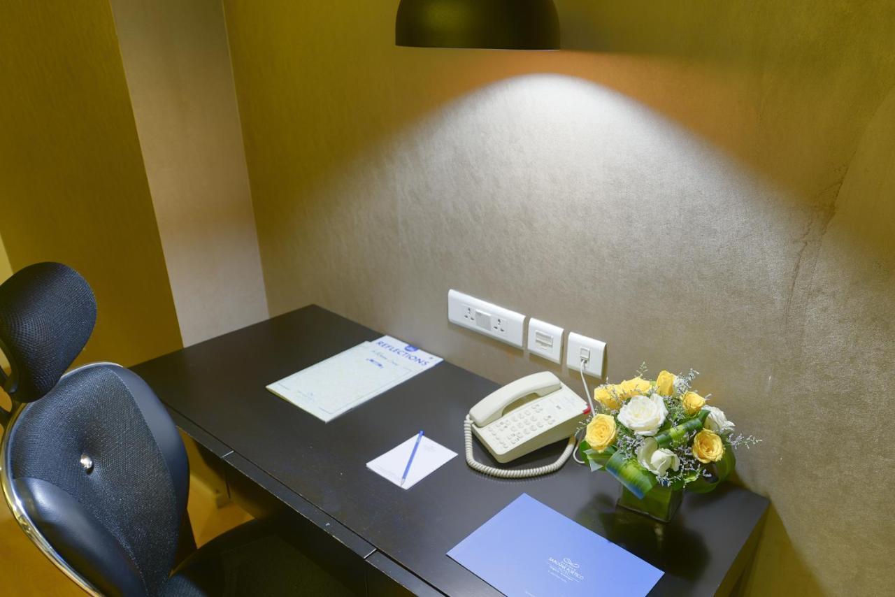 Davanam Sarovar Portico Suites Bangalore Bagian luar foto