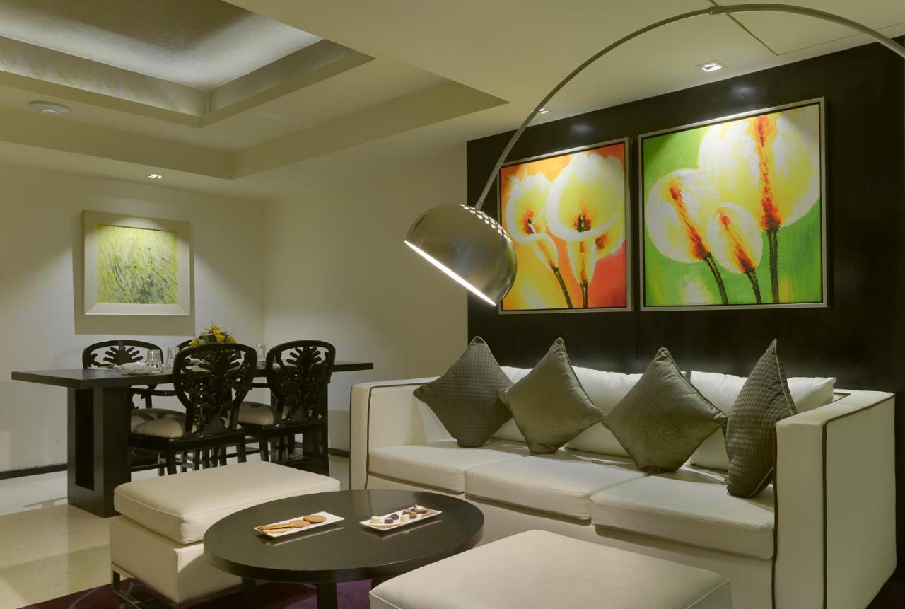 Davanam Sarovar Portico Suites Bangalore Bagian luar foto