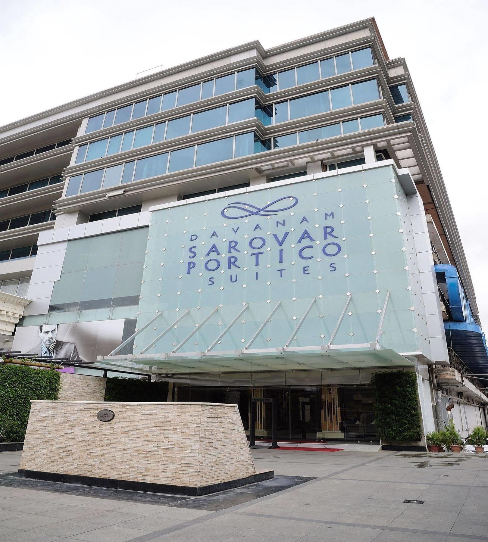 Davanam Sarovar Portico Suites Bangalore Bagian luar foto